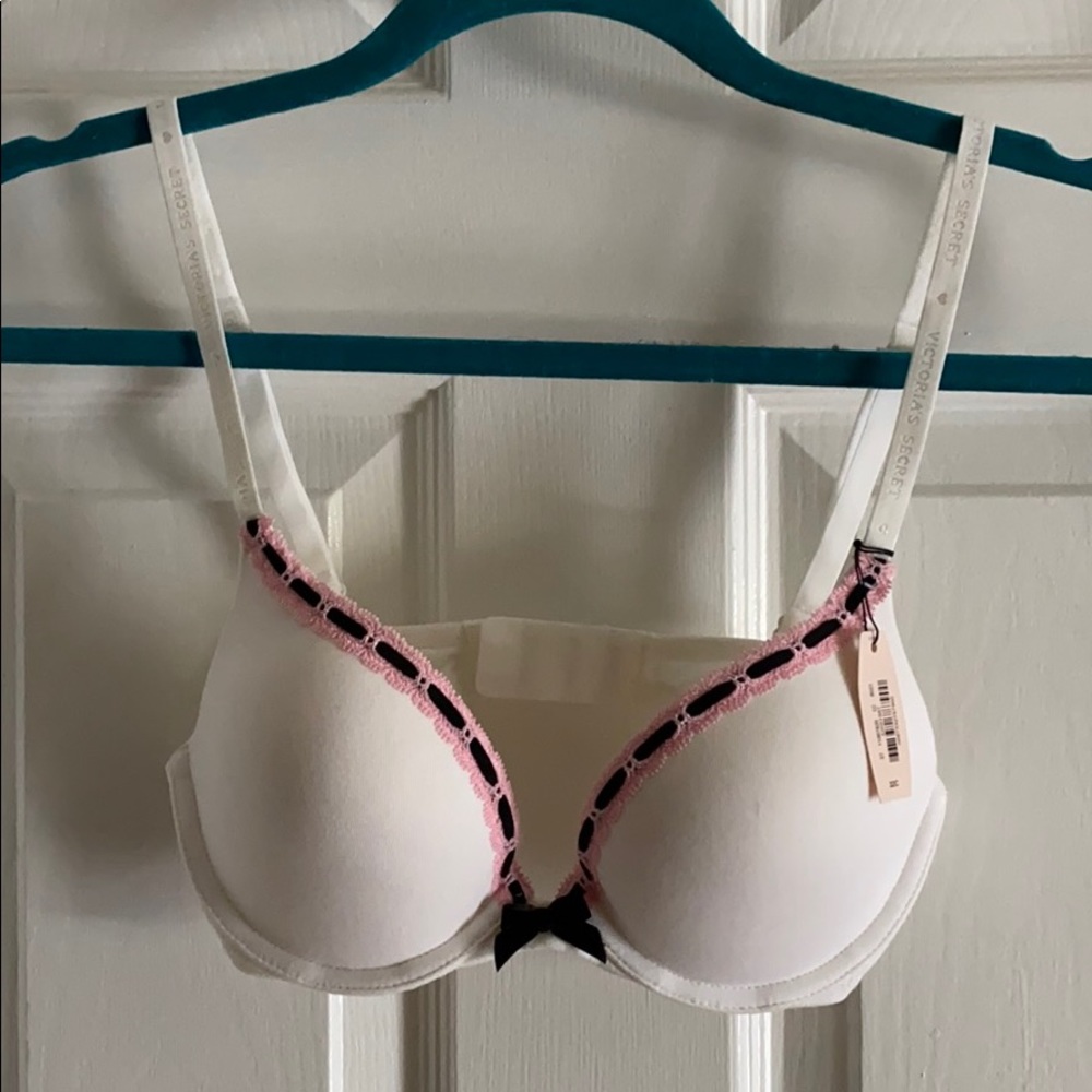 NWT Victoria’s Secret Plunge Bra